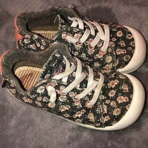 Girls Roxy sneakers